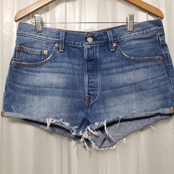 Levi's 501 Jean Cut Off Shorts Sz 31 - Picture 5 of 15